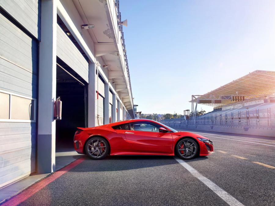  Honda NSX 2016 года  (фото 27 из 29)